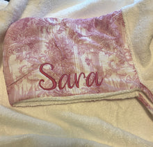 Load image into Gallery viewer, Hooded Bath Towel