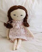 Load image into Gallery viewer, Doll
